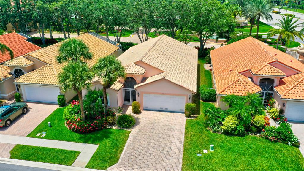 CASCADE LAKES - Residential