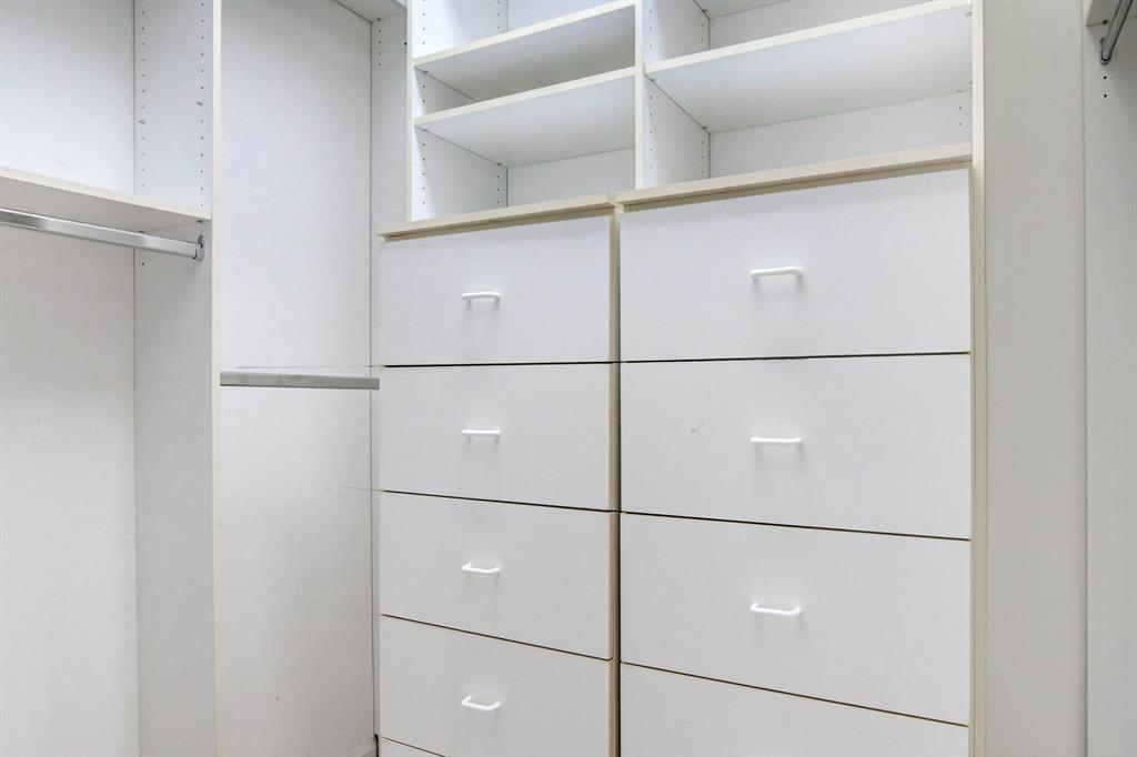 CASCADE LAKES - Residential