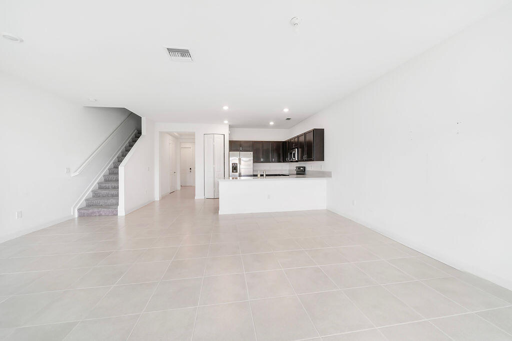 MEDITERRANEA - Residential Lease