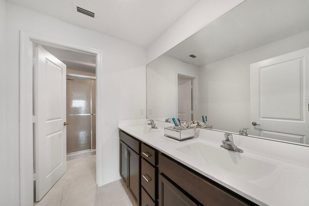 MEDITERRANEA - Residential Lease