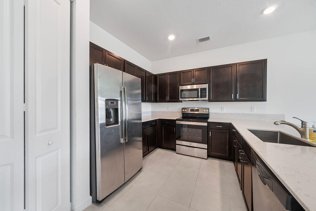 2004 Sugar Maple Drive