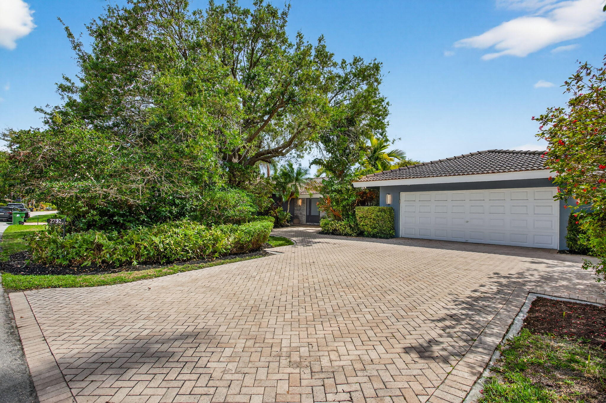 CORAL RIDGE COUNTRY CLUB - Residential