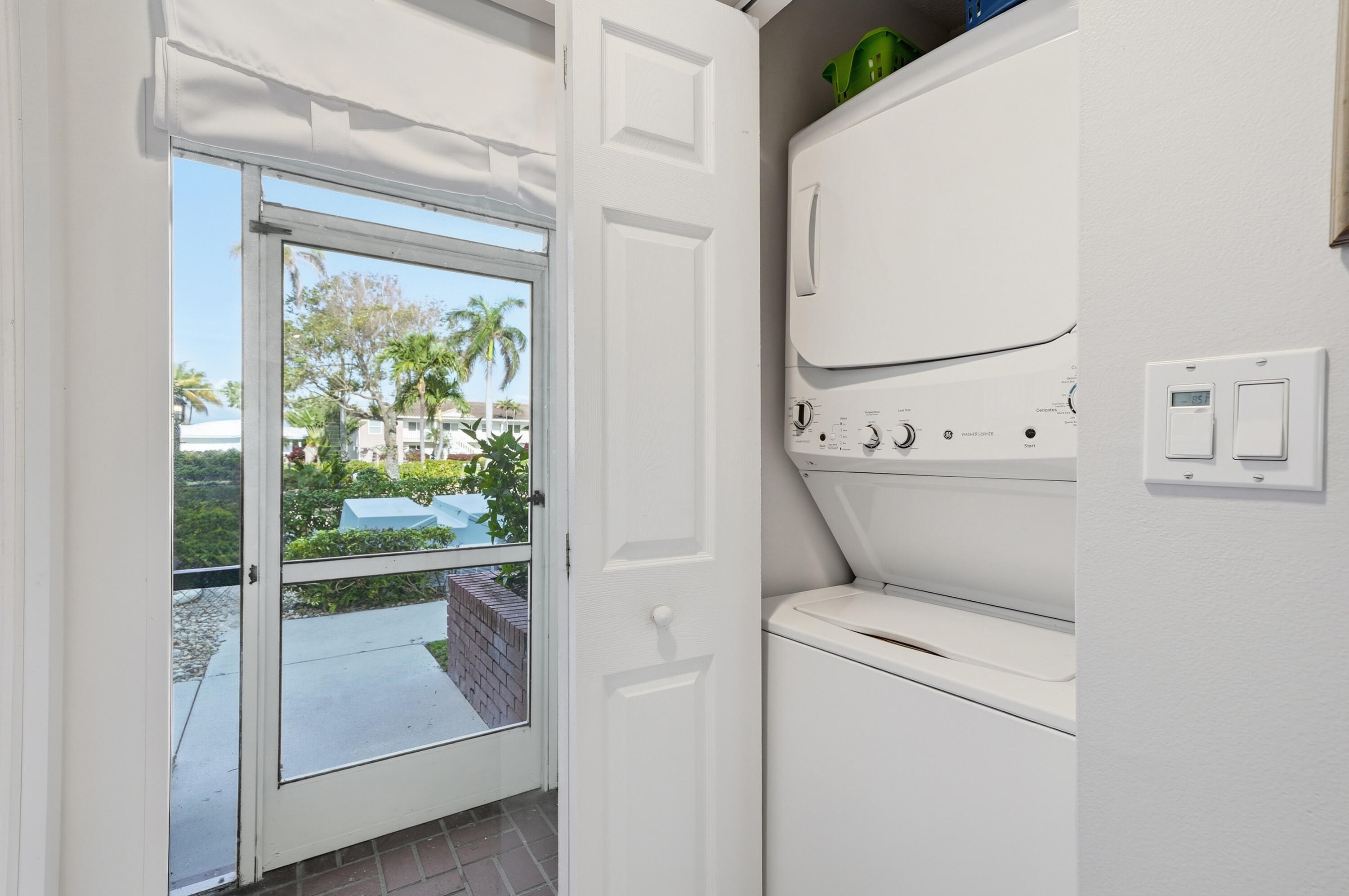 PARKSIDE CONDO - Residential Lease