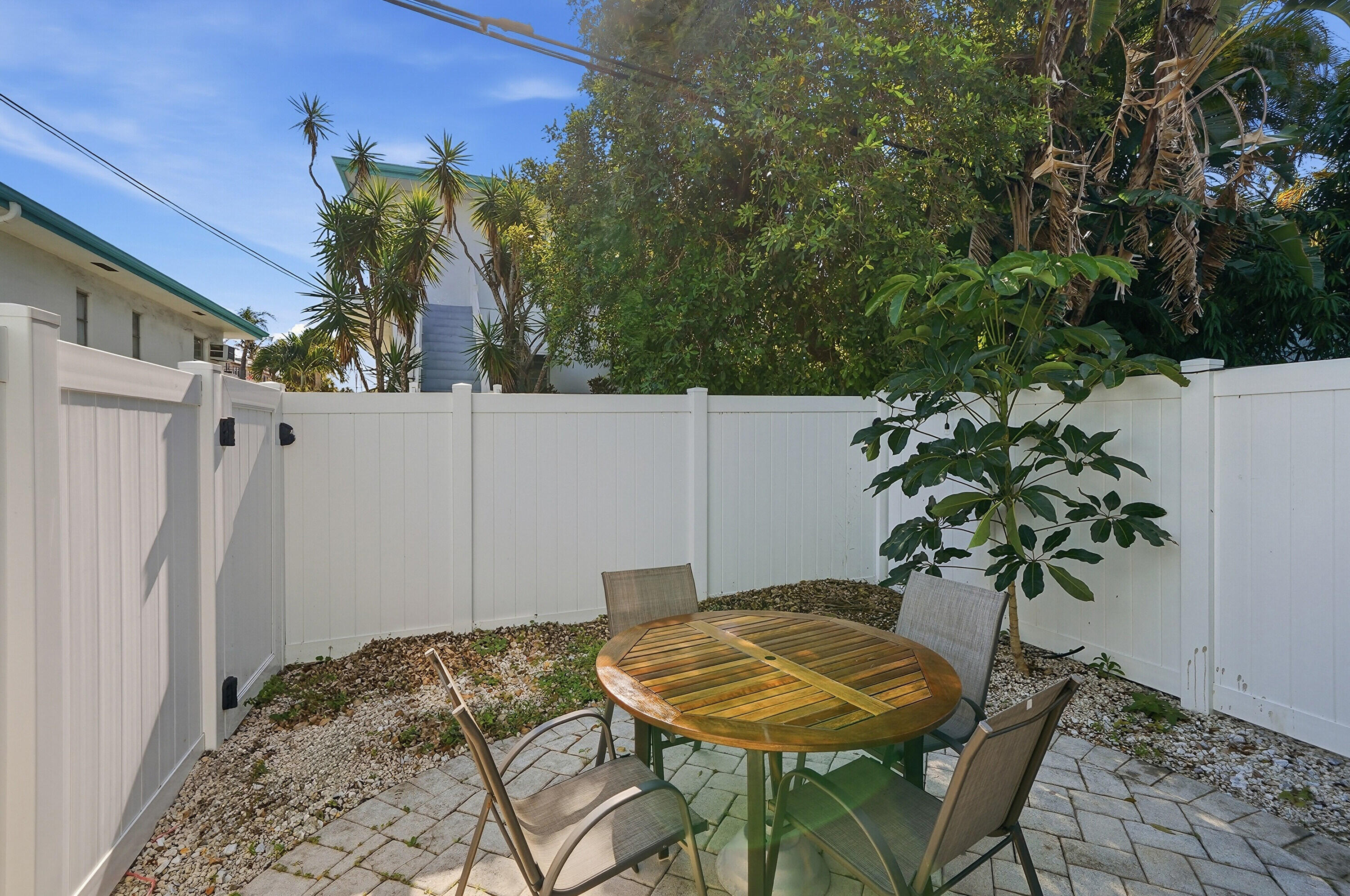 PARKSIDE CONDO - Residential Lease