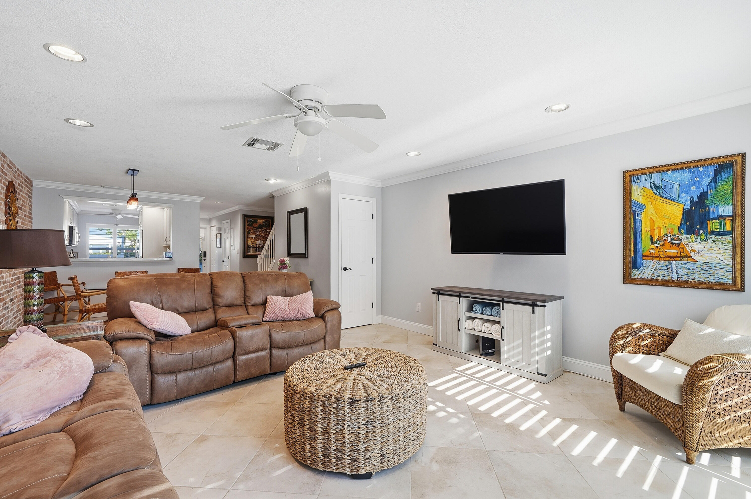 PARKSIDE CONDO - Residential Lease