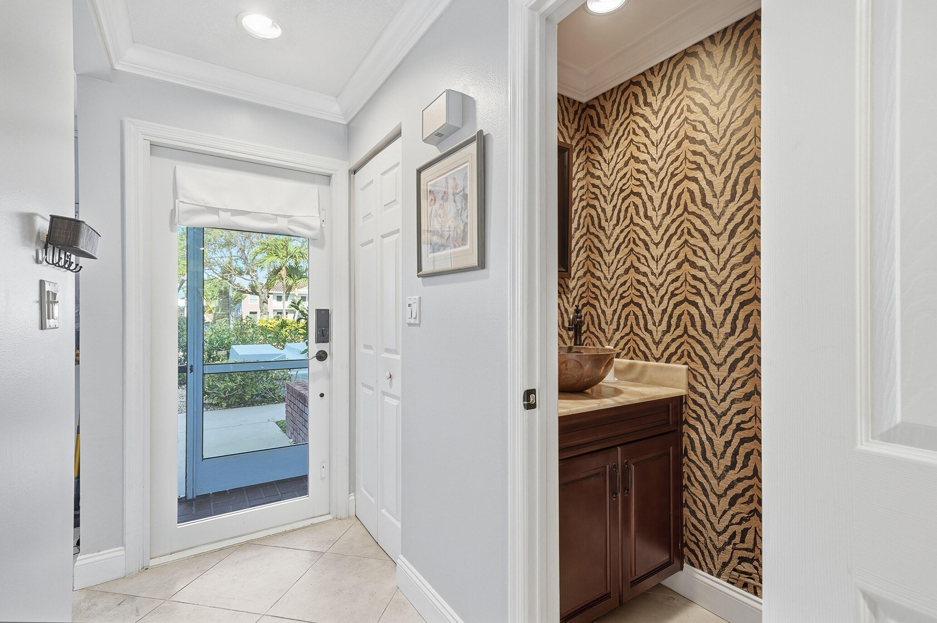 PARKSIDE CONDO - Residential Lease