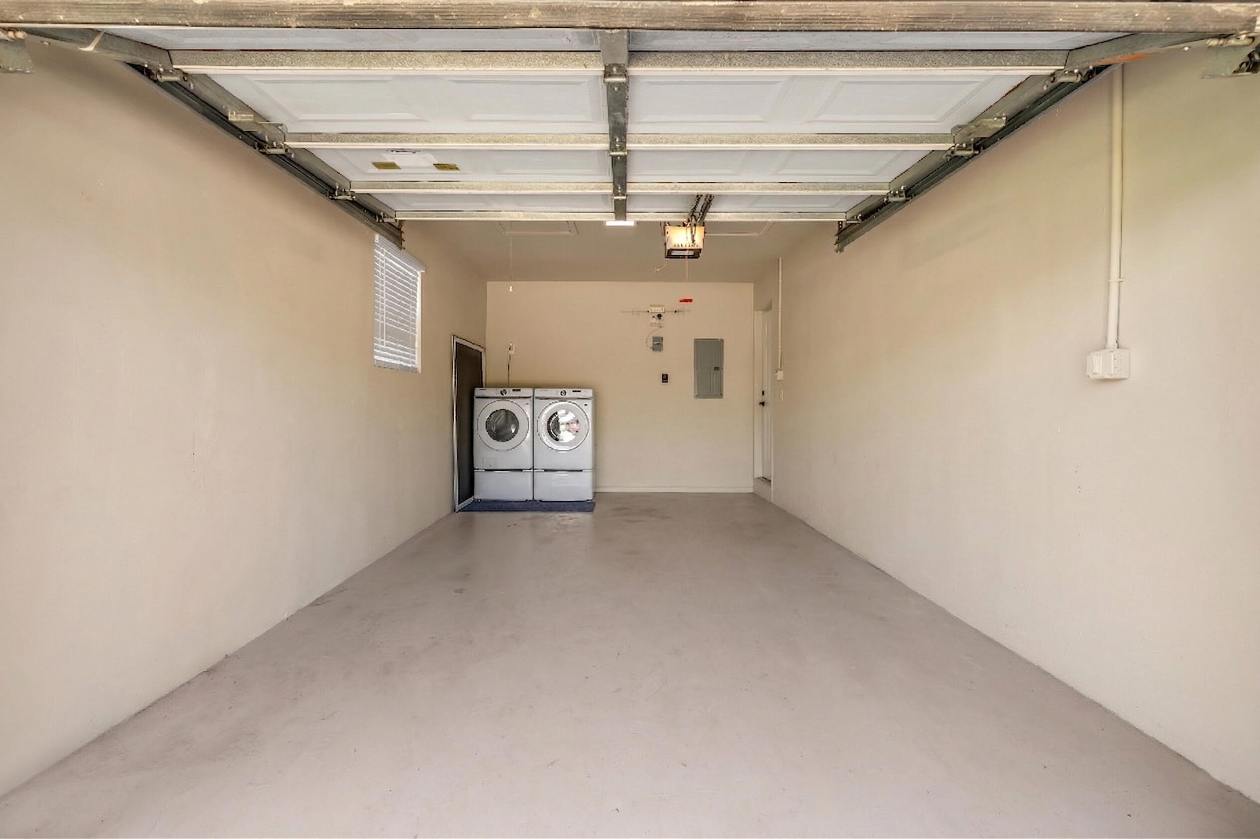 CORAL WOODS - Residential