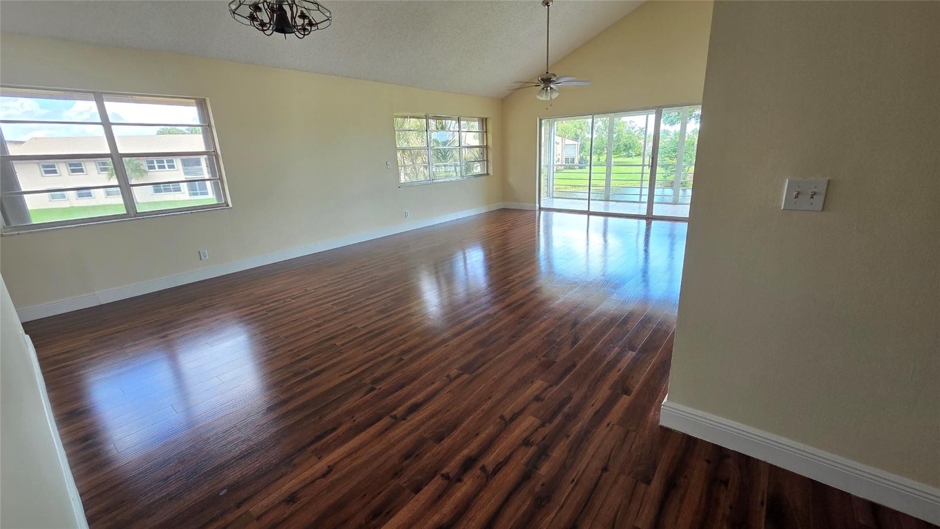 Holly Court At Woodmont - Residential