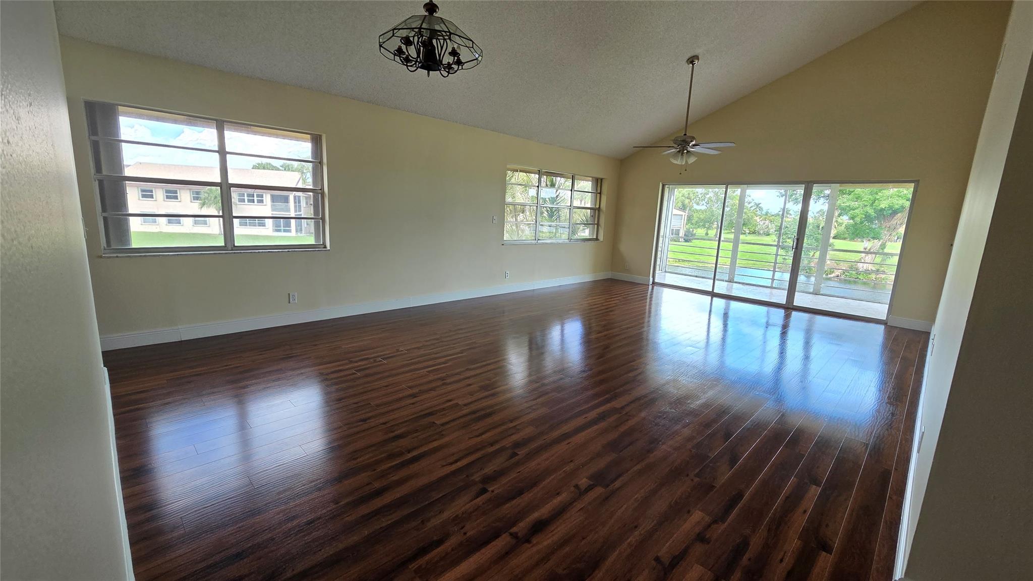 Holly Court At Woodmont - Residential