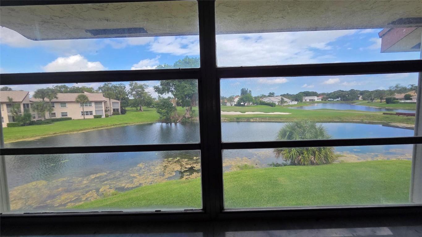 Holly Court At Woodmont - Residential