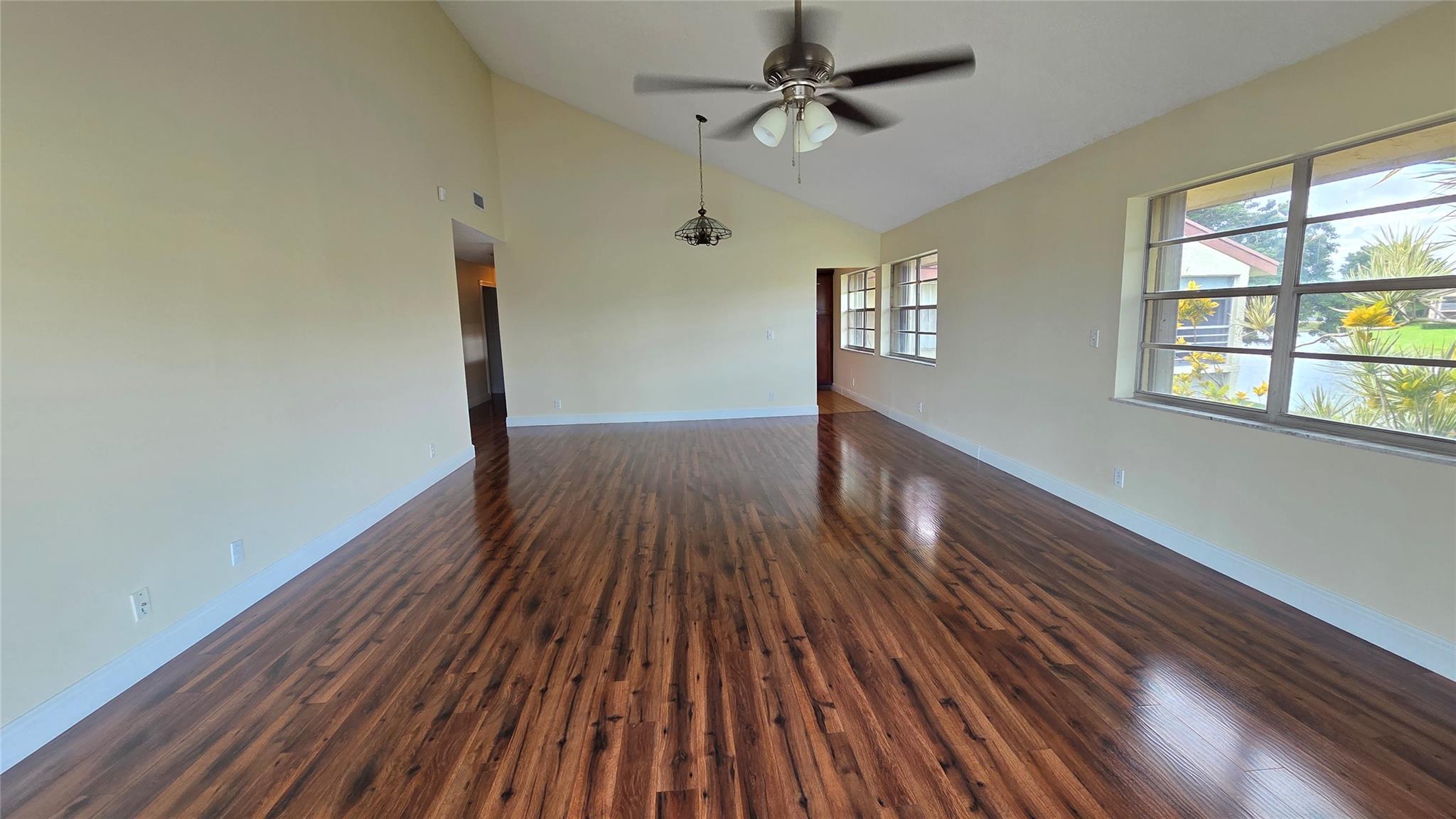 Holly Court At Woodmont - Residential
