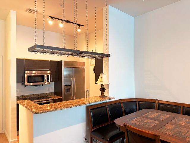 CITYPLACE SOUTH TOWER CON - Residential