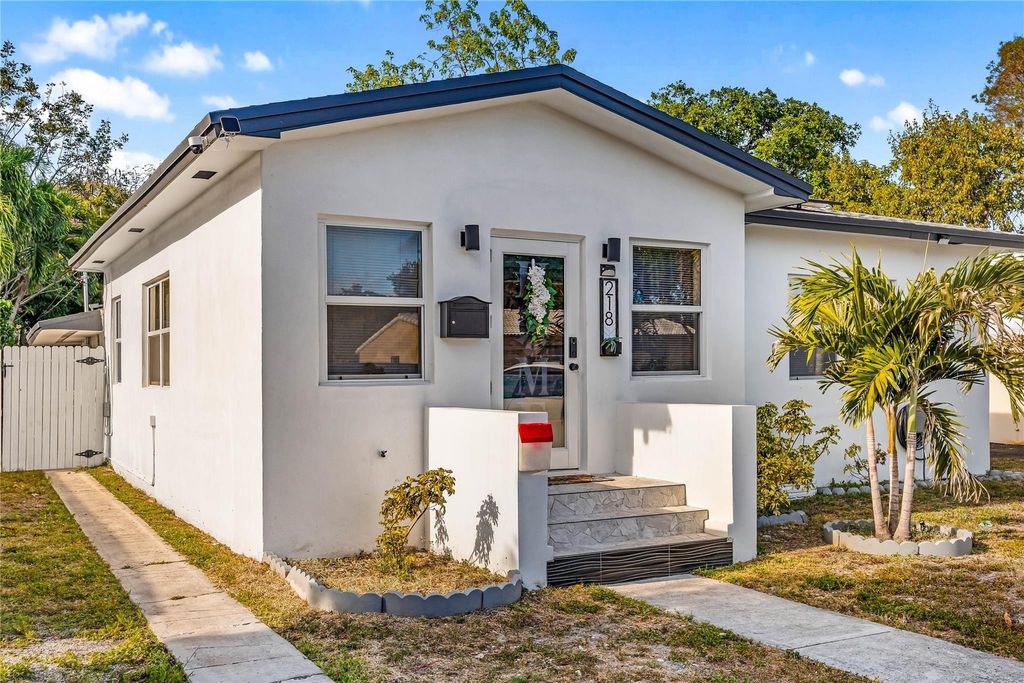 Photo of 218 SW 7th Street, Dania Beach, FL 33004 (MLS # B26009270)