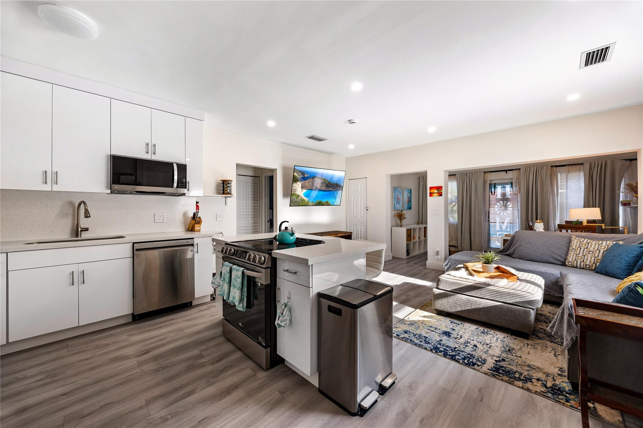 DANIA HEIGHTS EXT - Residential