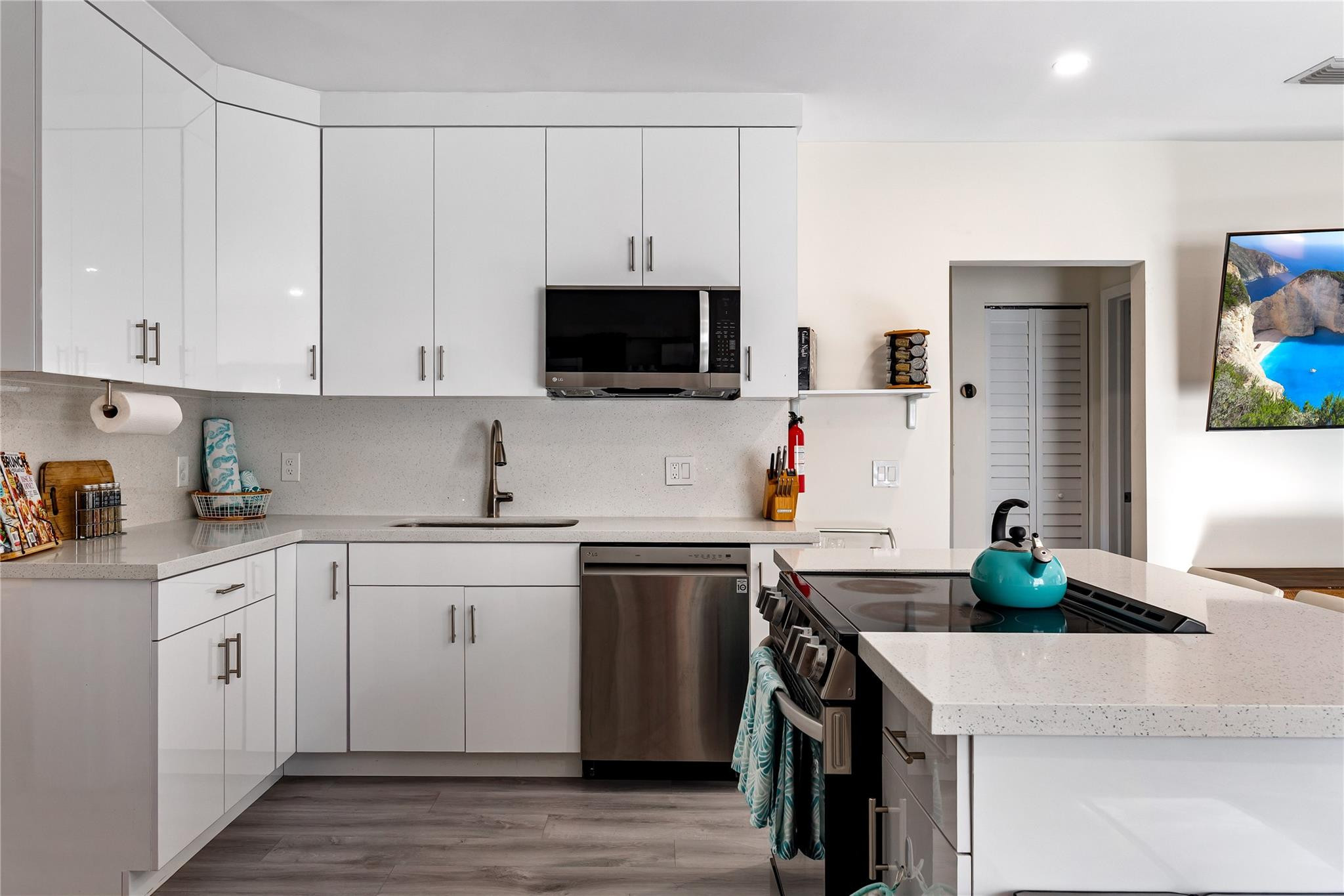 DANIA HEIGHTS EXT - Residential