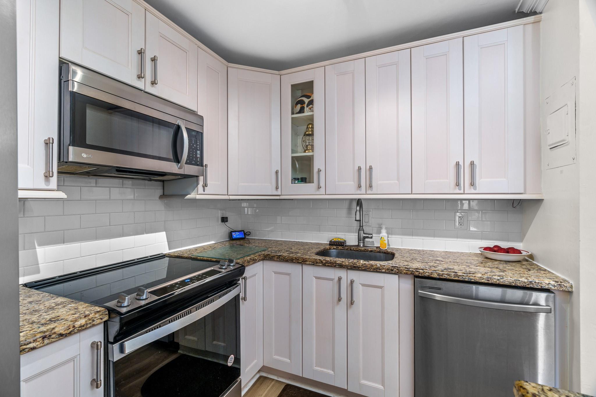 110 Cypress Club Dr 103