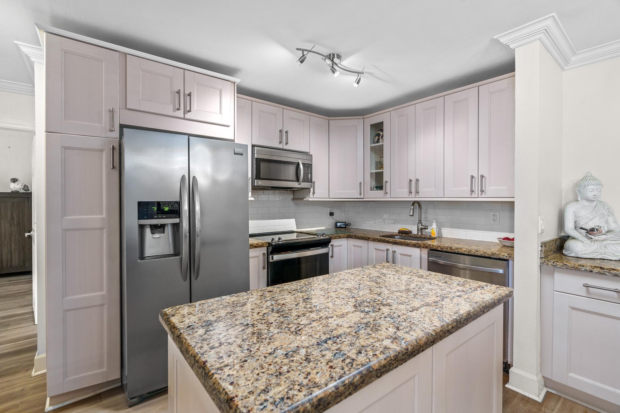 110 Cypress Club Dr 103