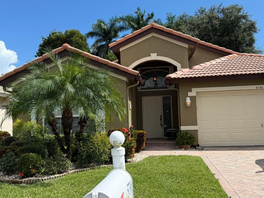 Photo of 5730 Royal Club Drive, Boynton Beach, FL 33437 (MLS # R11140601)