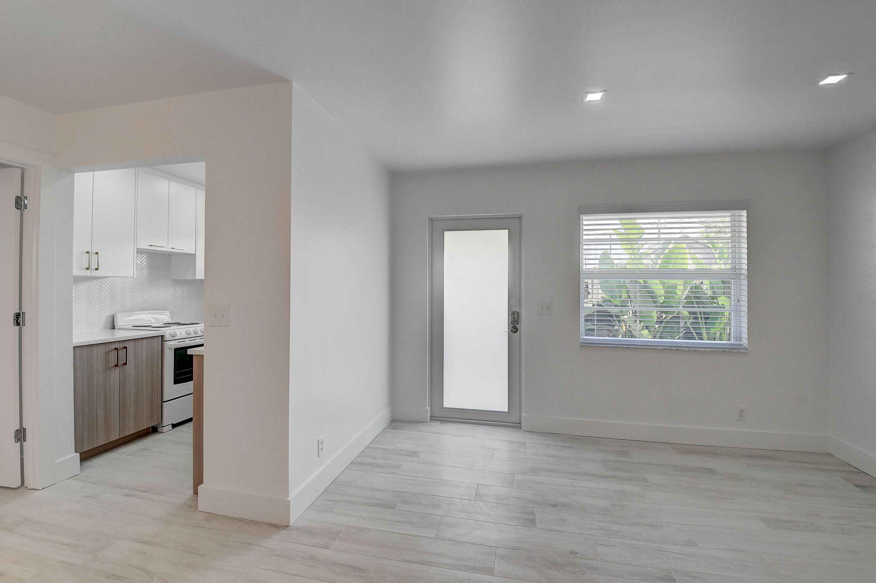 LAKE WORTH TOWN OF - Residential Lease