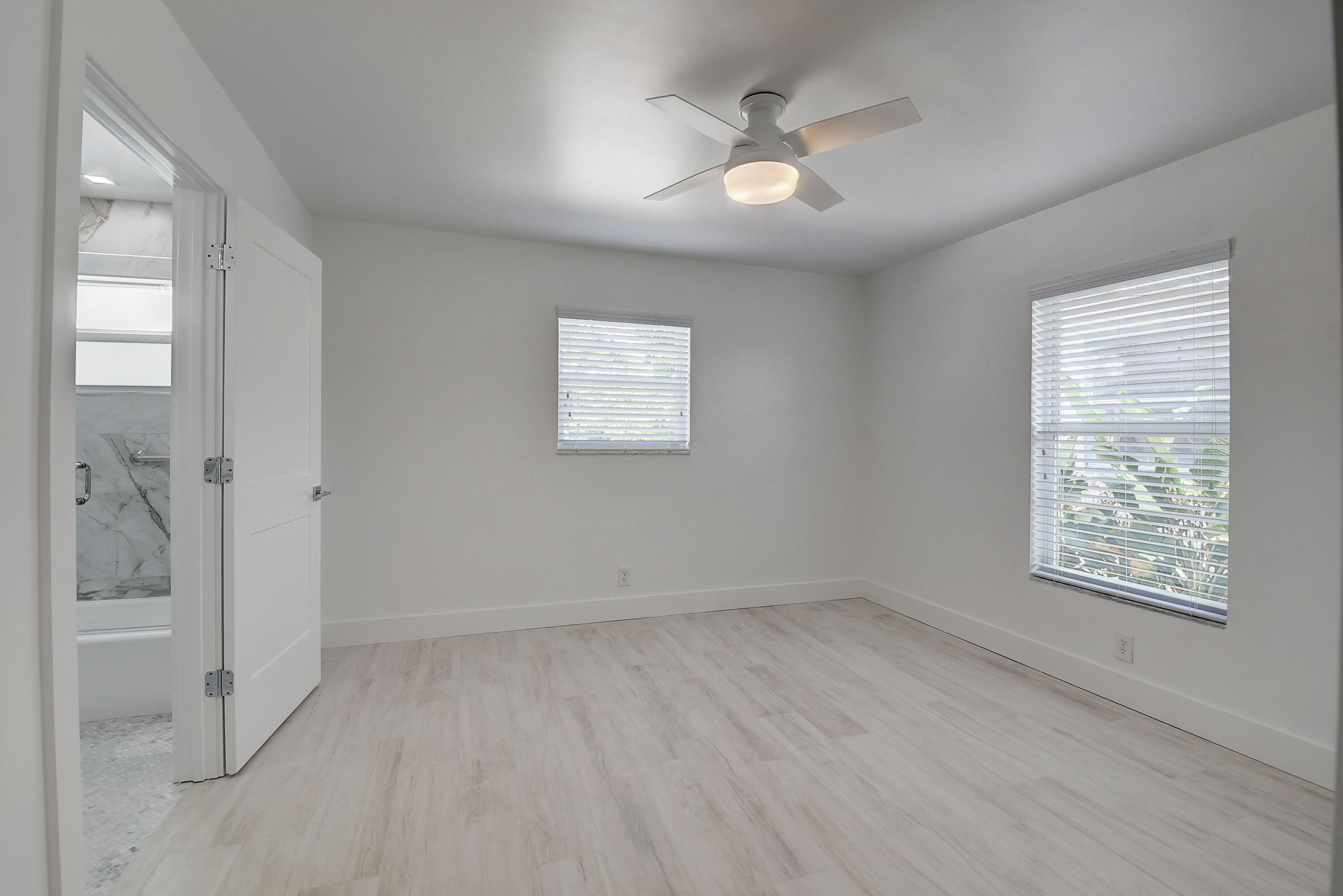 LAKE WORTH TOWN OF - Residential Lease