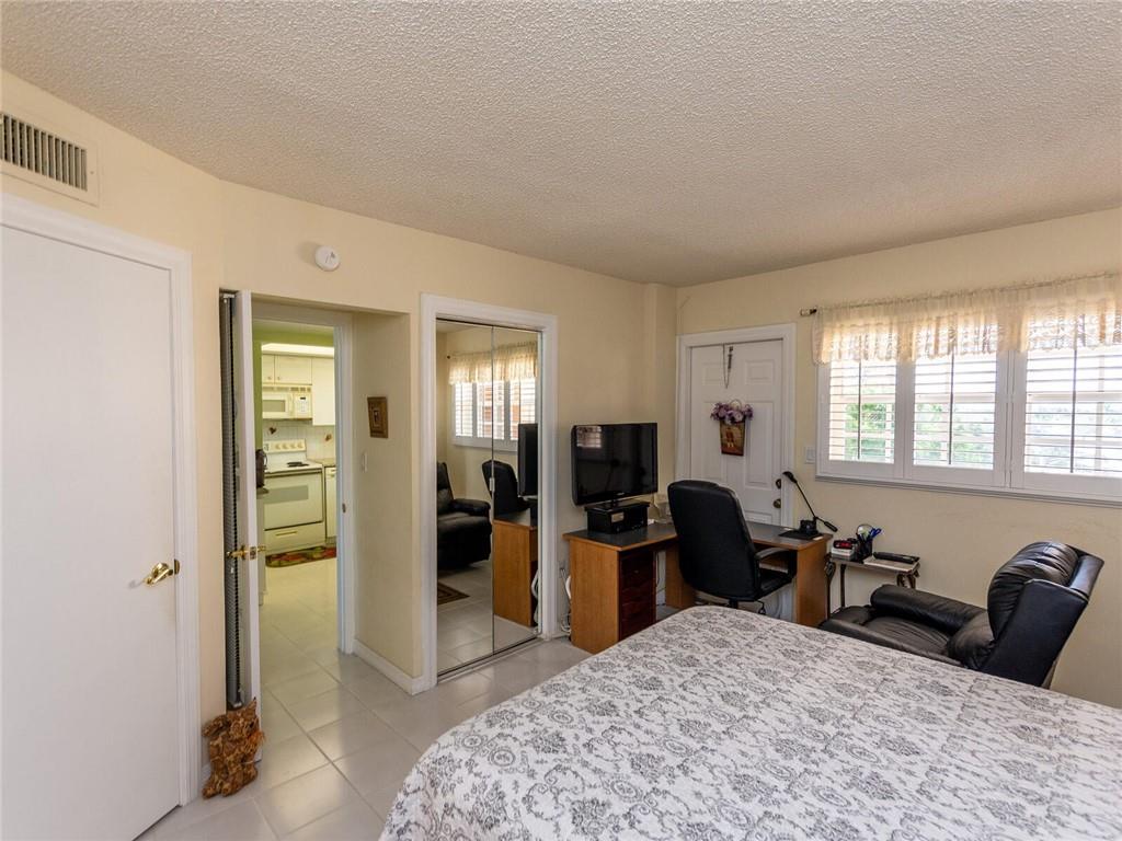 Pompano Yacht & Beach Clu - Residential