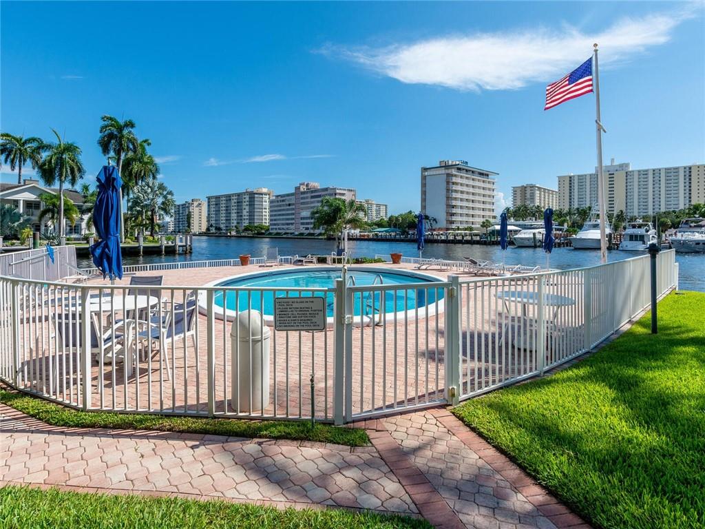 Pompano Yacht & Beach Clu - Residential