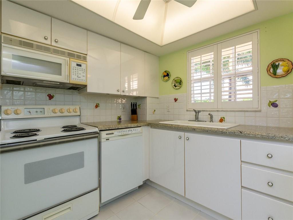 Pompano Yacht & Beach Clu - Residential