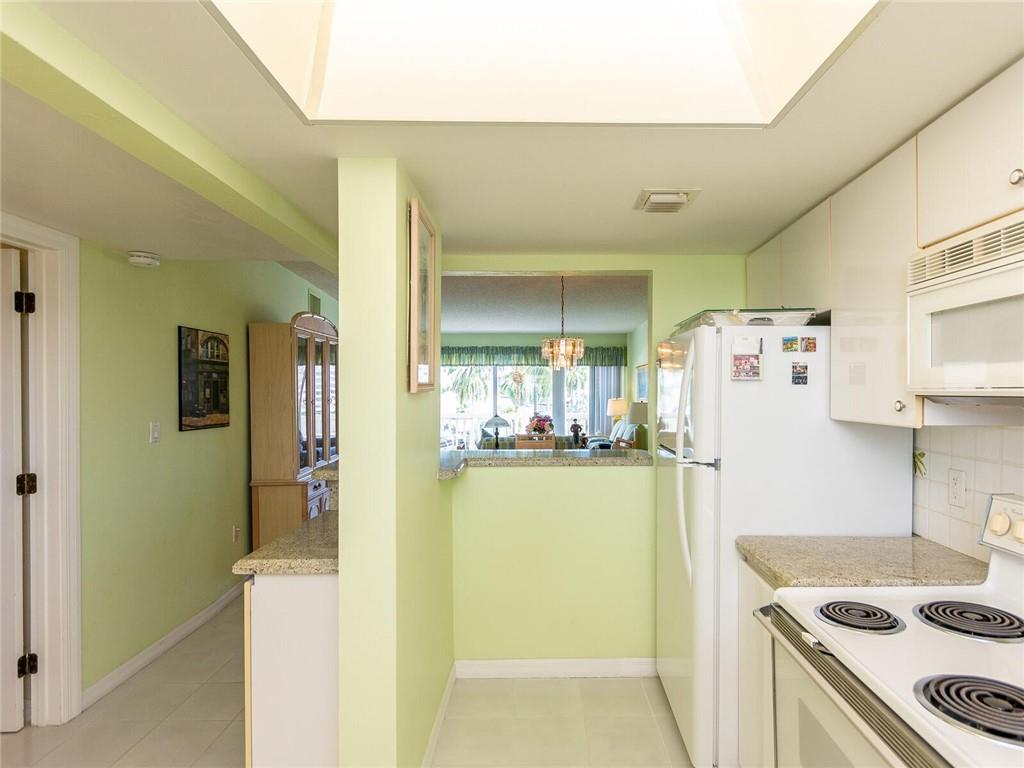 Pompano Yacht & Beach Clu - Residential