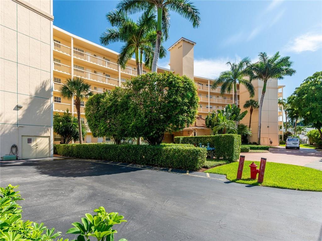 Pompano Yacht & Beach Clu - Residential