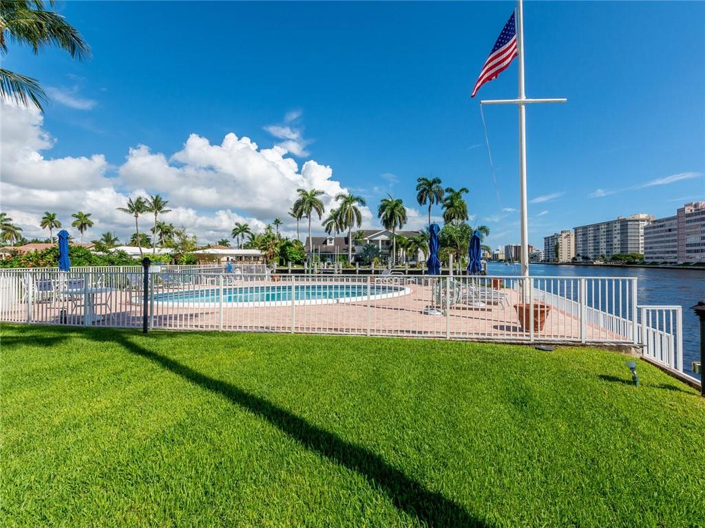 Pompano Yacht & Beach Clu - Residential