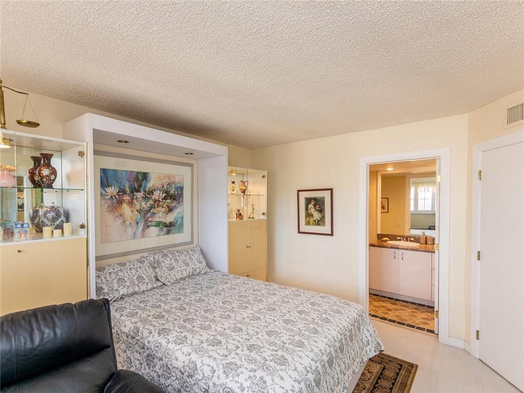 Pompano Yacht & Beach Clu - Residential