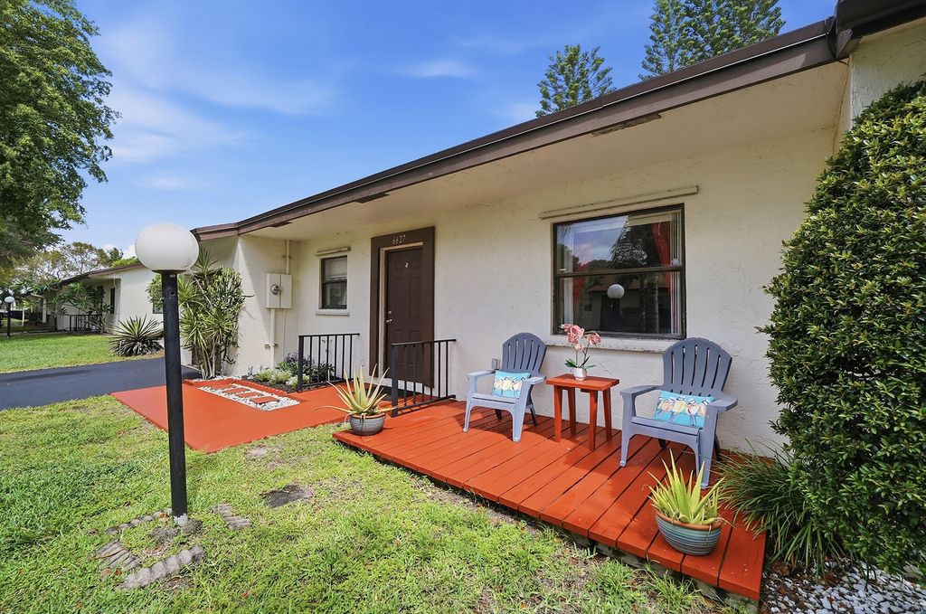 Photo of 6627 N Parkway Drive #1, Margate, FL 33068 (MLS # B26015028)