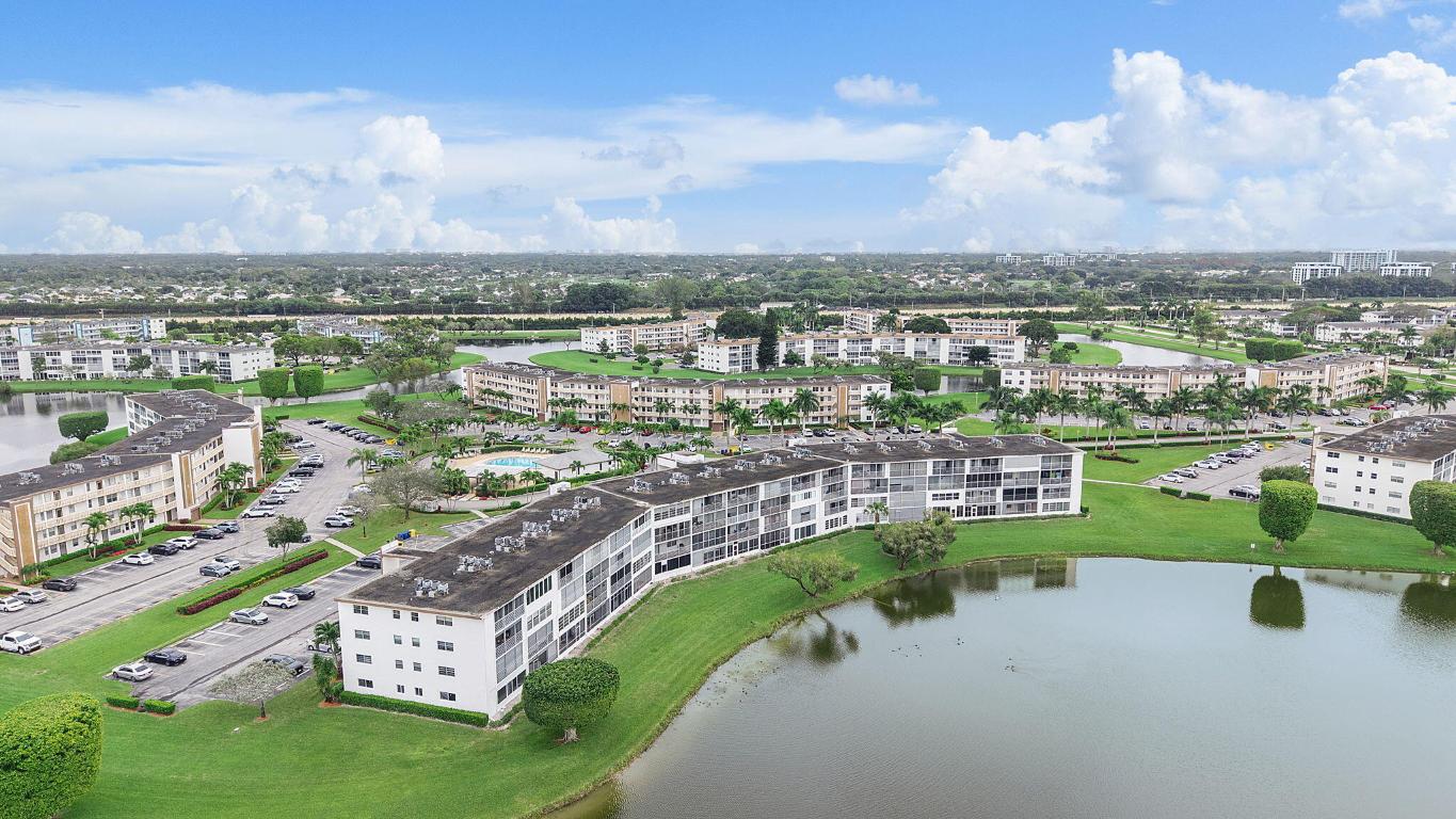 GUILDFORD AT CENTURY VILLAGE CONDO - Residential