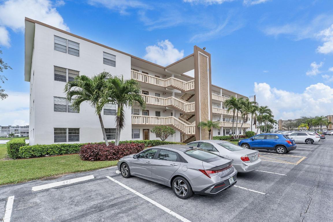 GUILDFORD AT CENTURY VILLAGE CONDO - Residential