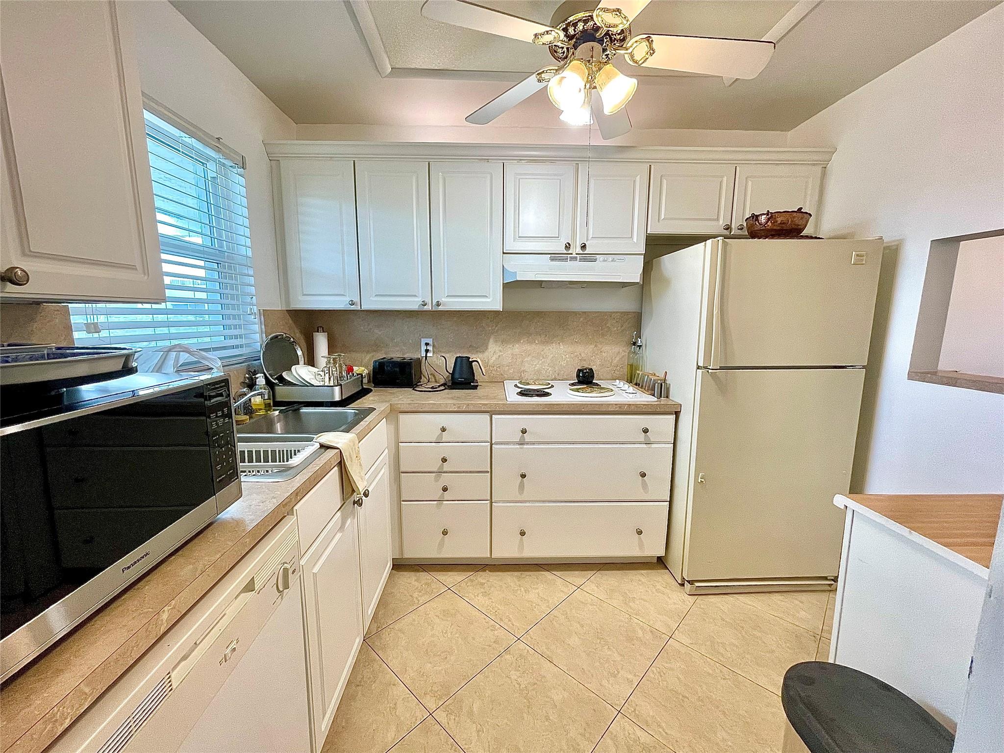 55+ Community – Beautifully maintained and fully furnished 2-bedroom, 1.5-bathroom condo with peaceful garden and pool views. This light-filled home features a screened balcony, impact-resistant windows, and ample storage space. Residents enjoy access to a clubhouse, fitness center, heated pool, BBQ area, and more. Conveniently close to shopping, dining, and golf. HOA requires 675+ credit score, $40k minimum income, and renters insurance.