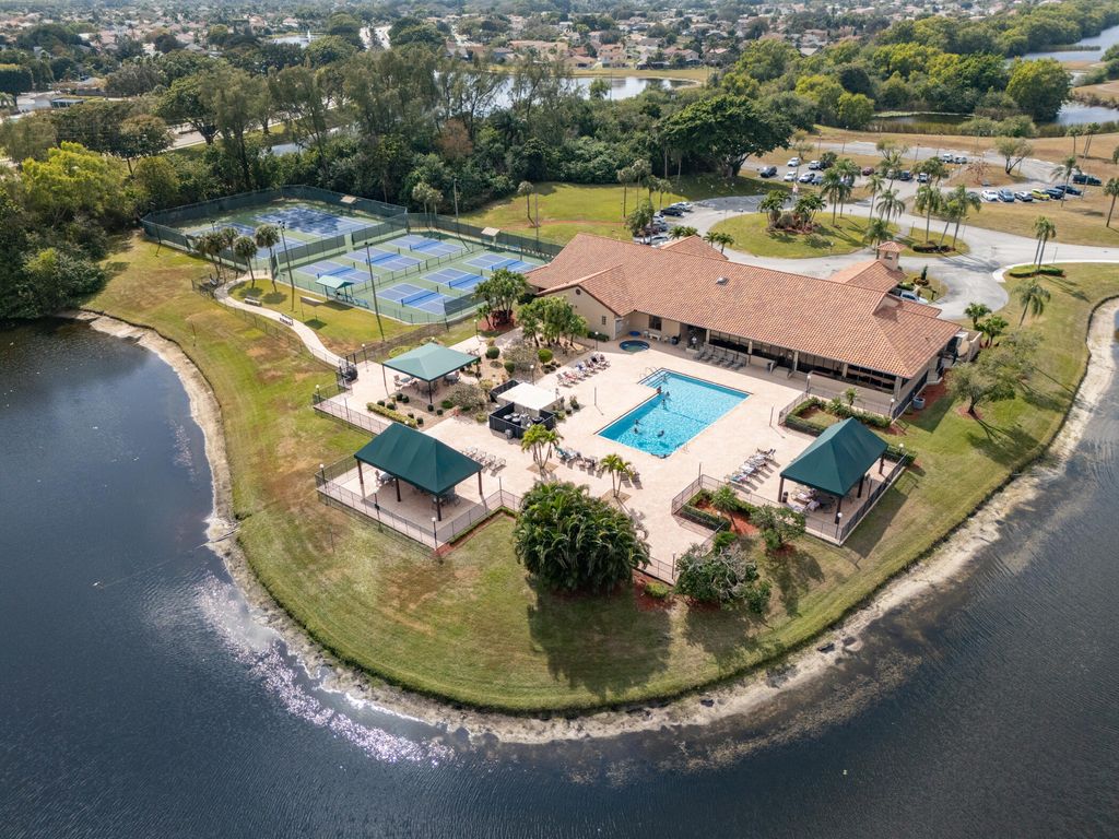 Photo of 5829 Parkwalk Drive, Boynton Beach, FL 33472 (MLS # R11163381)