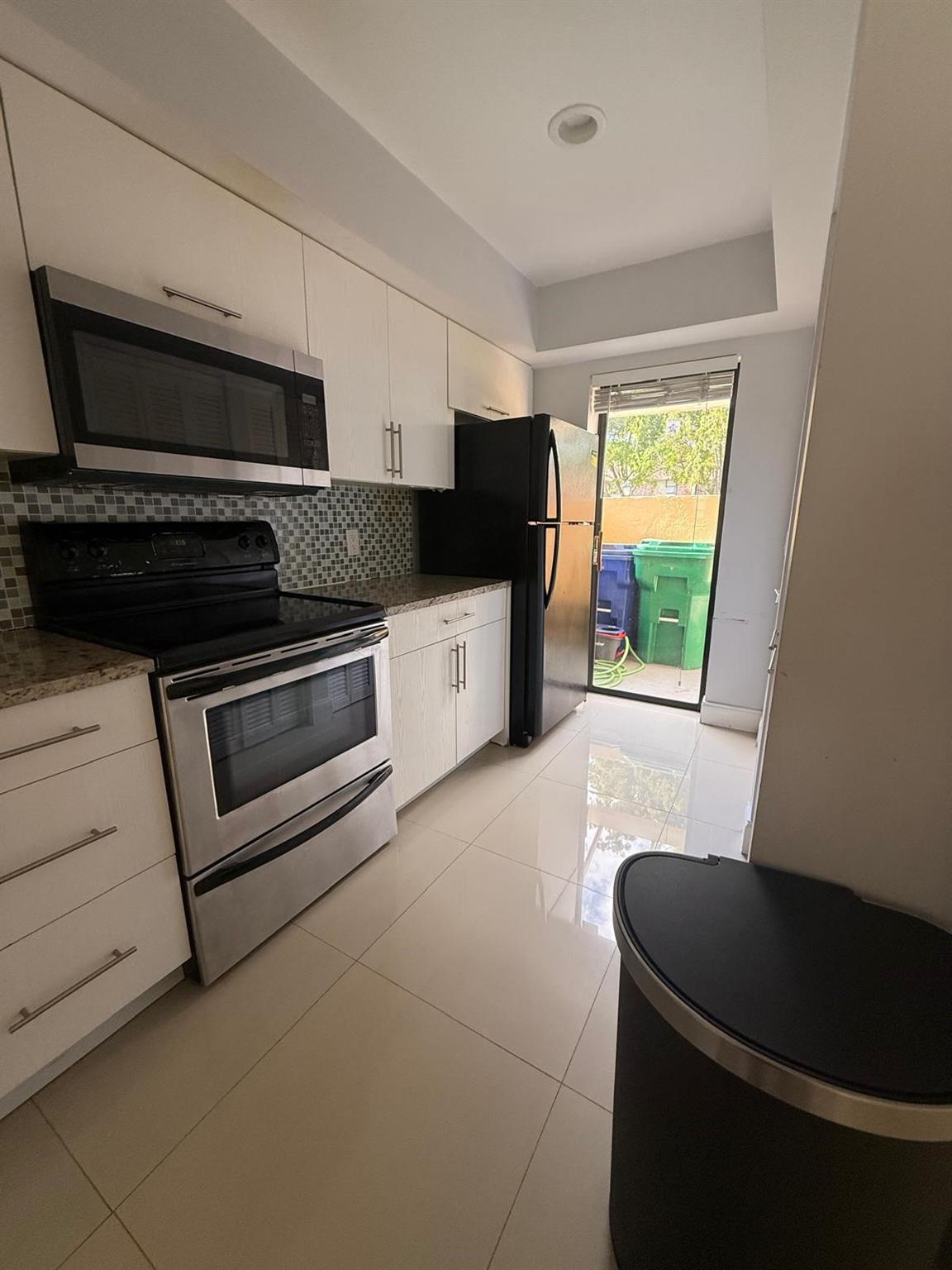 TOWNHOUSES OF CORAL SPRIN - Residential