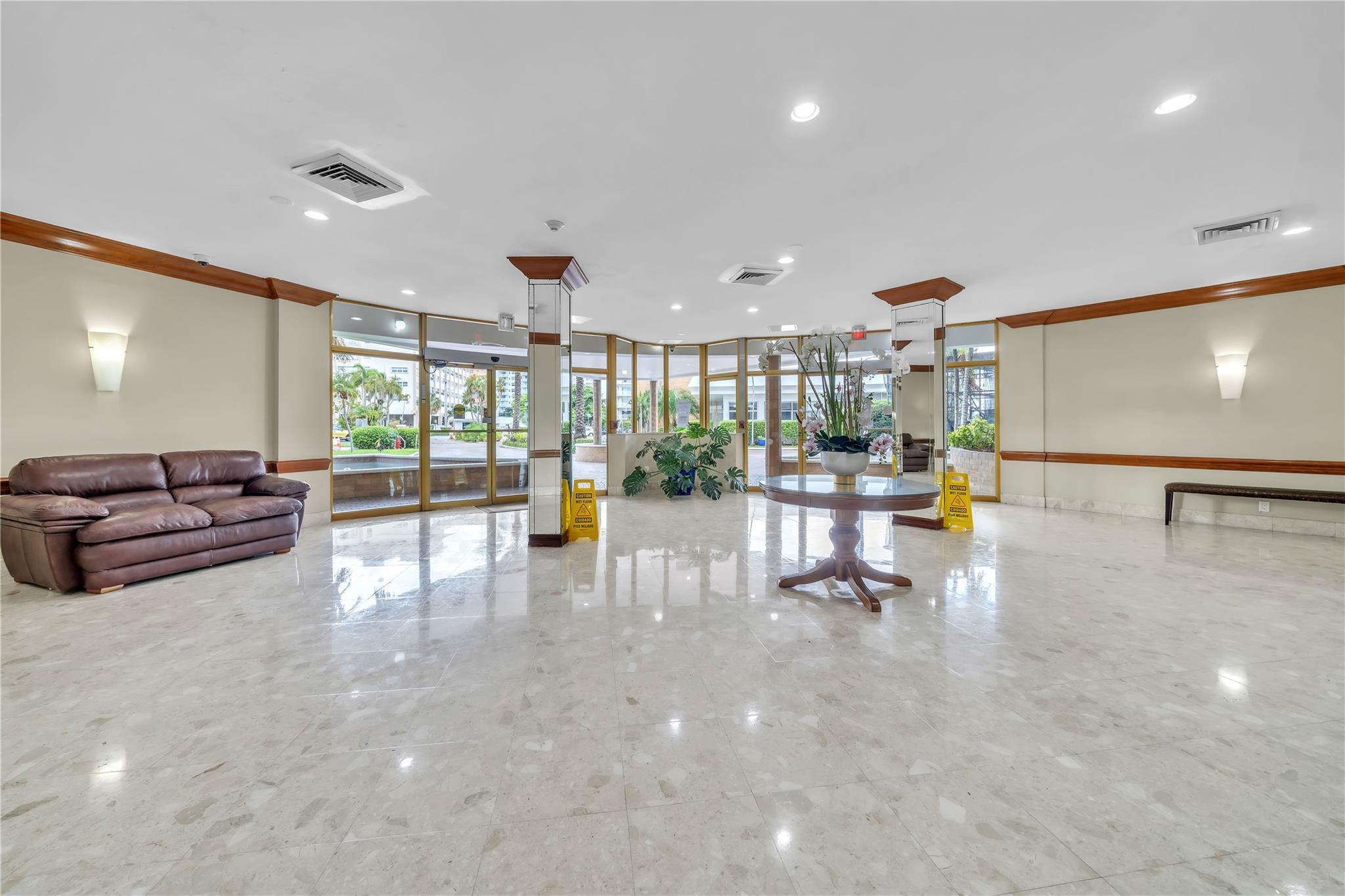 Lake Point Tower - Residential