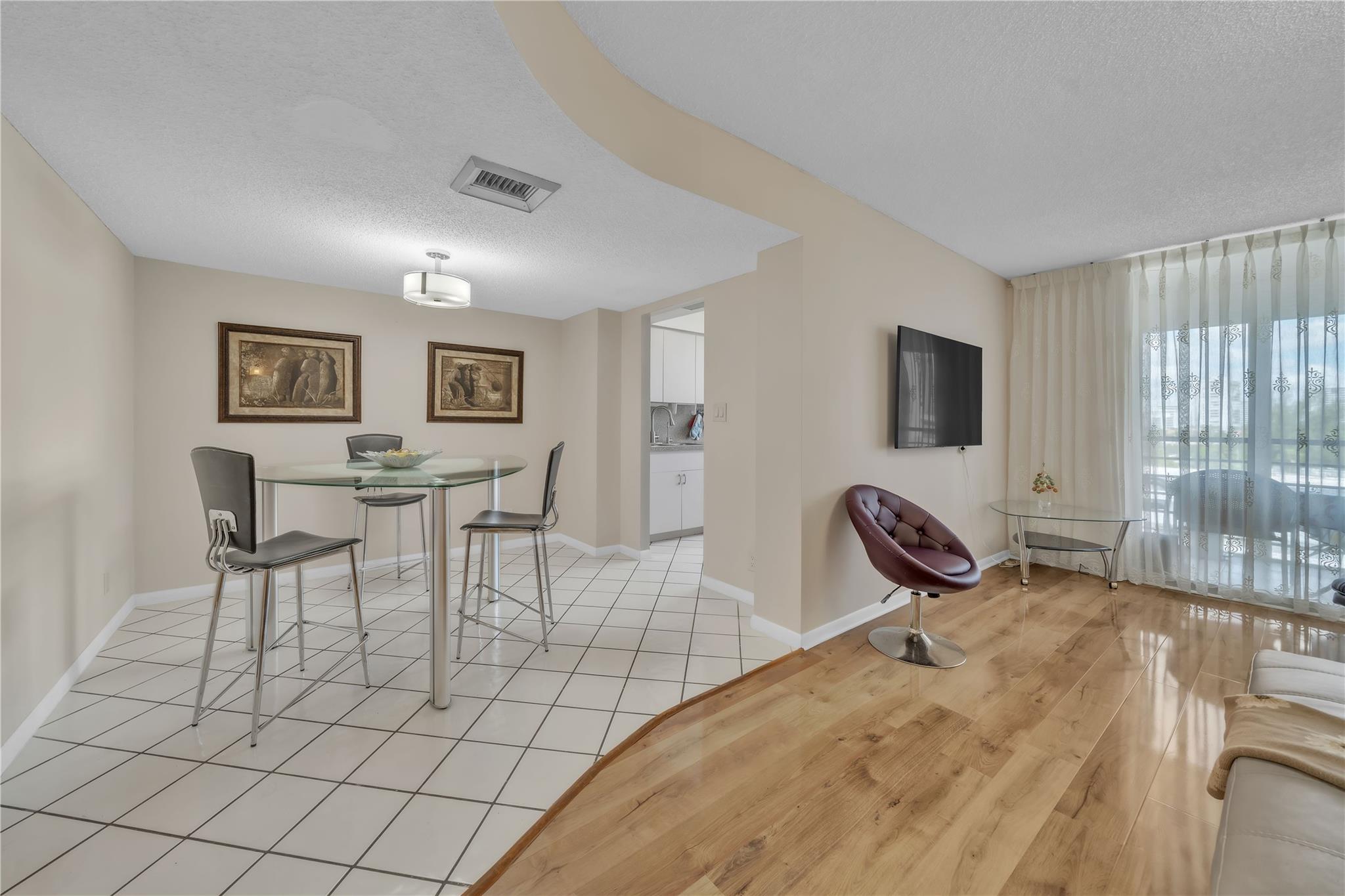 Lake Point Tower - Residential