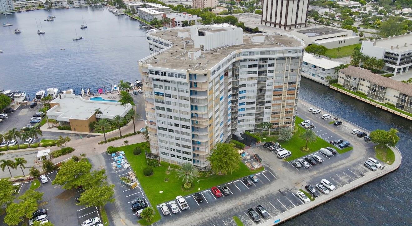 Lake Point Tower - Residential