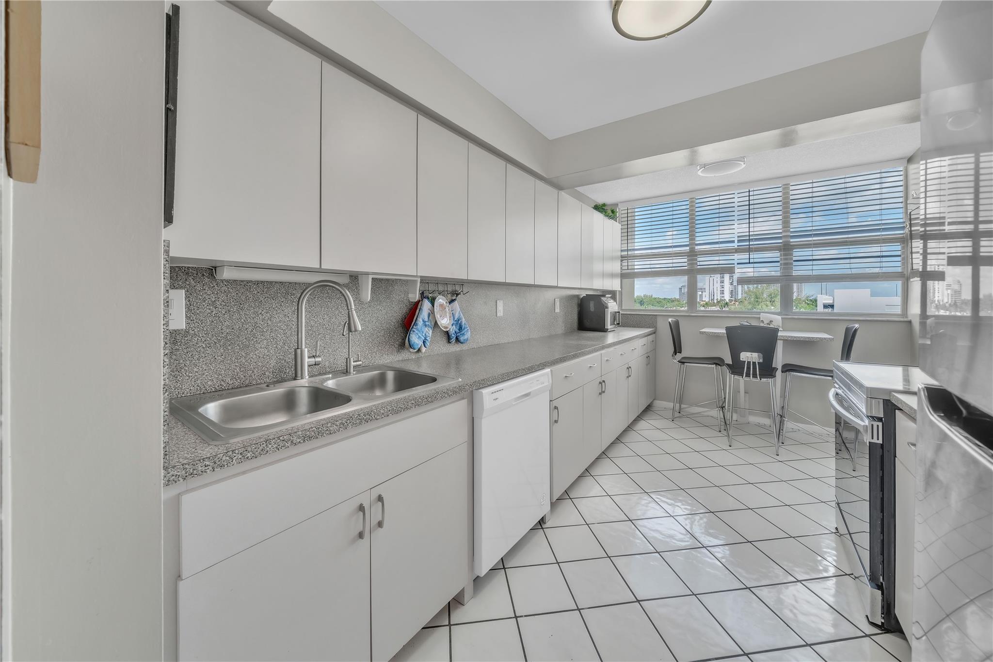 Lake Point Tower - Residential