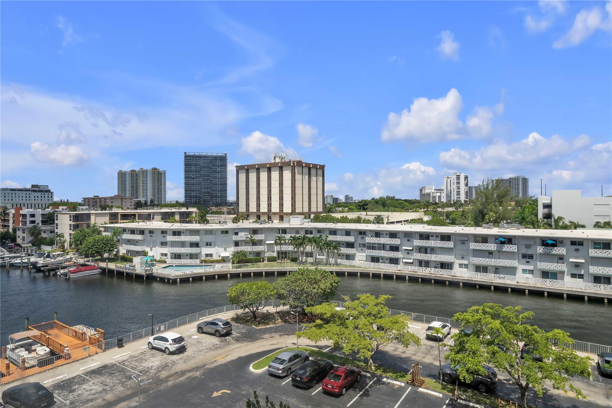 Lake Point Tower - Residential