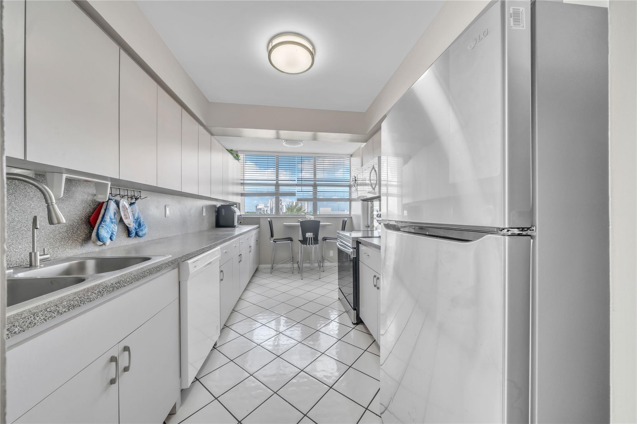 Lake Point Tower - Residential