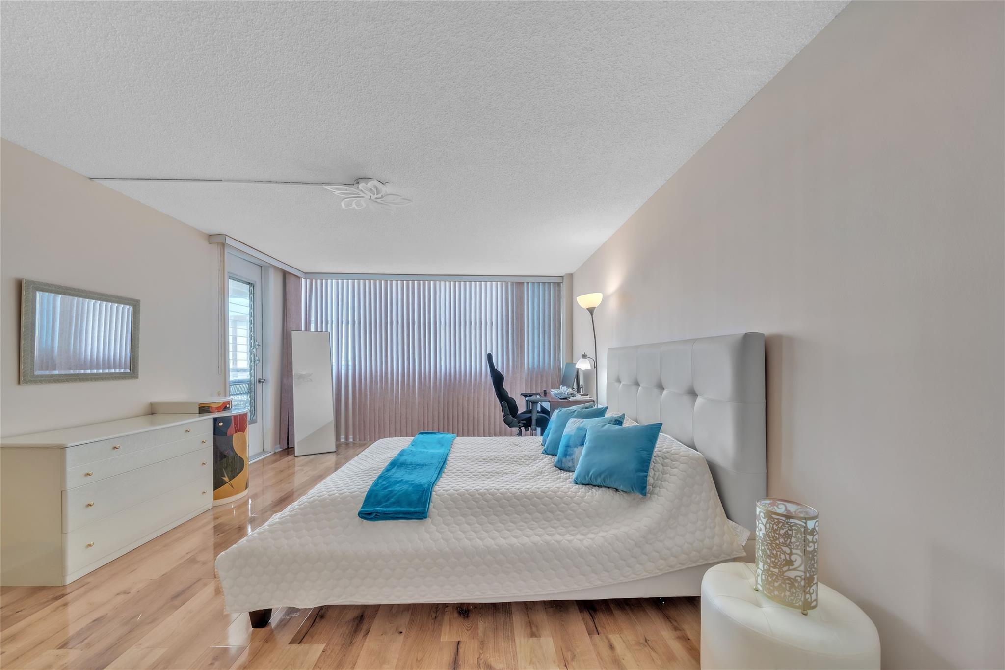 Lake Point Tower - Residential