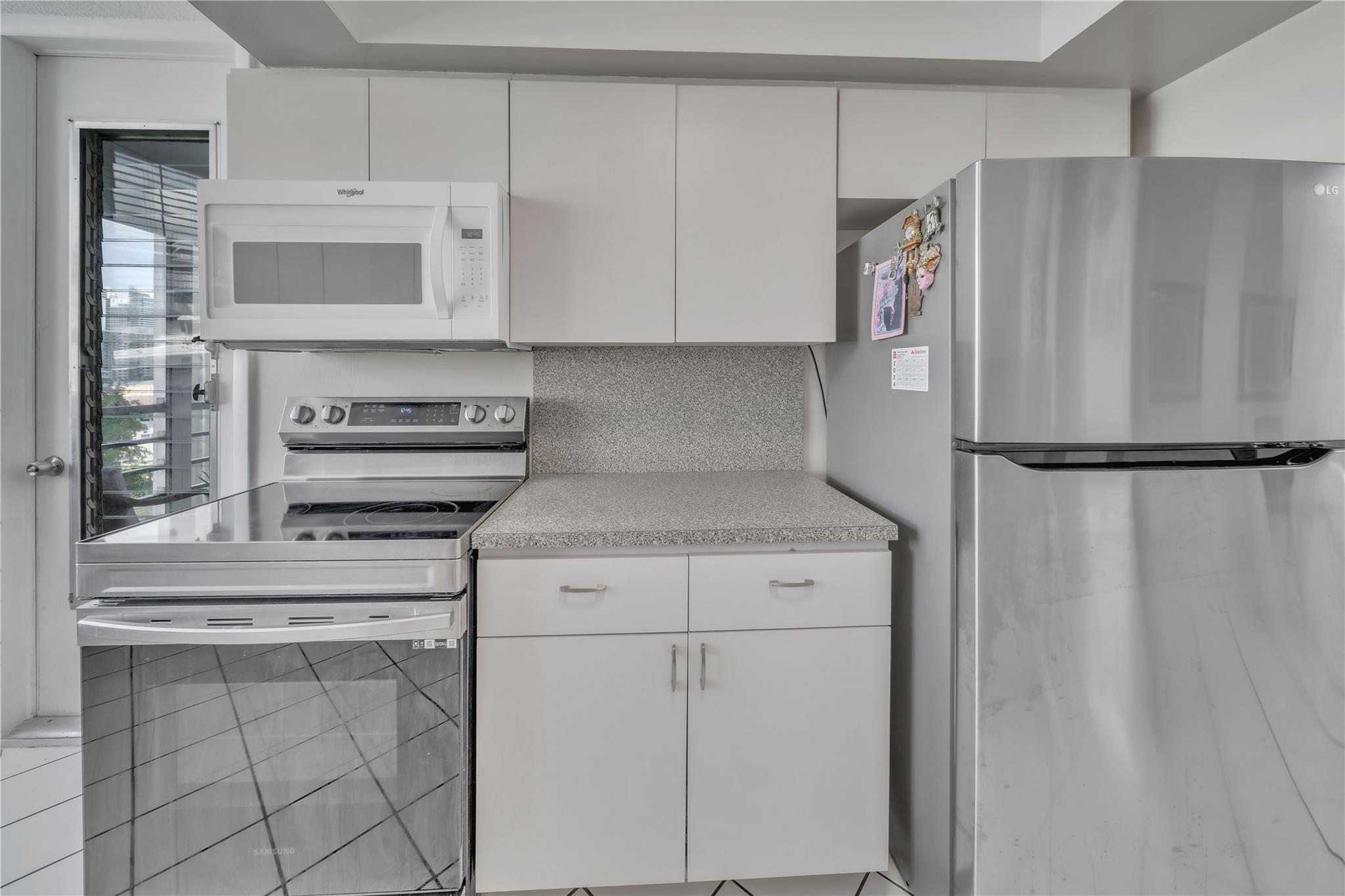 Lake Point Tower - Residential