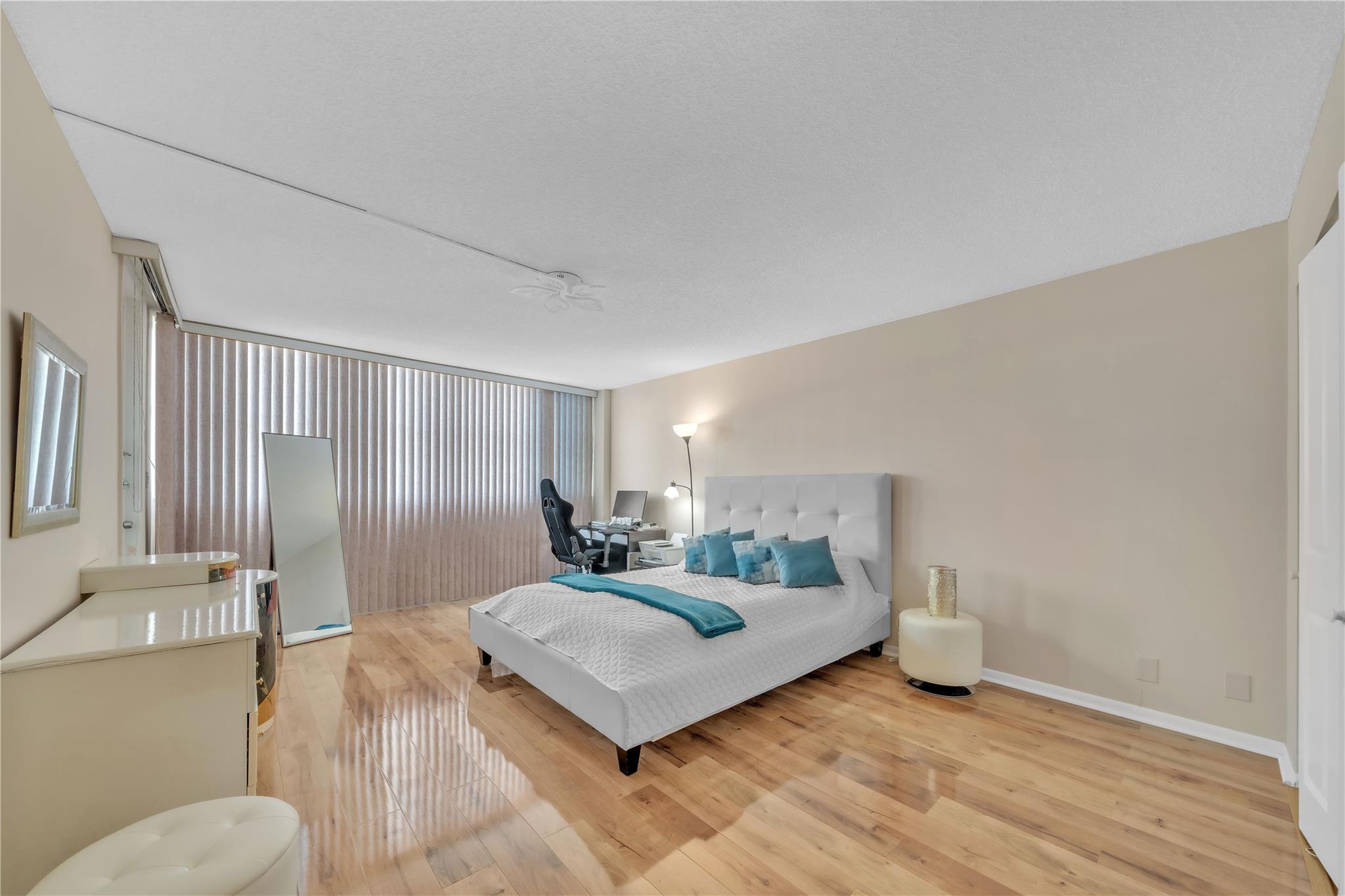 Lake Point Tower - Residential