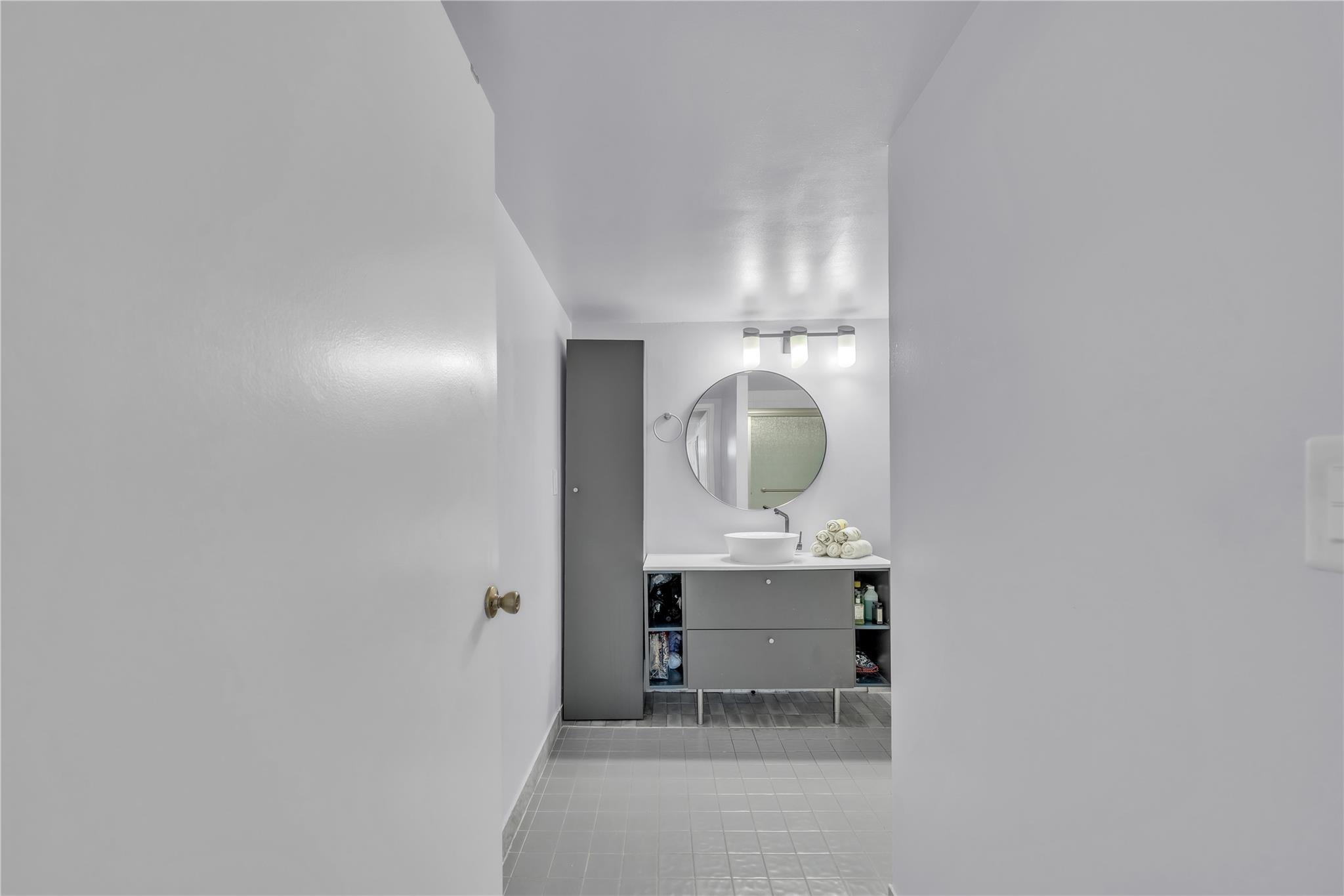 Lake Point Tower - Residential