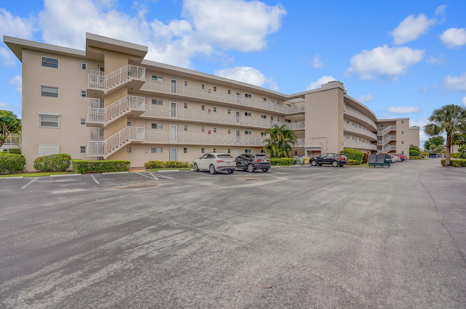 LAKE CLARKE GARDENS CONDO 7 - Residential