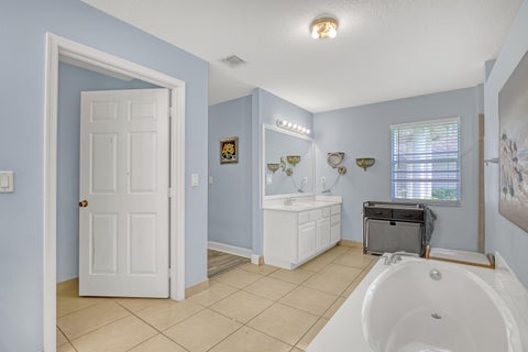 Tiny photo for 15095 110th Avenue N, Jupiter, FL 33478 (MLS # B26084393)