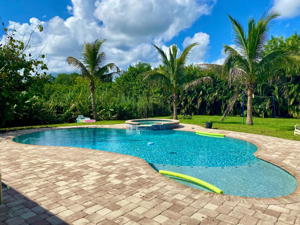 Photo of 15095 110th Avenue N, Jupiter, FL 33478 (MLS # B26084393)